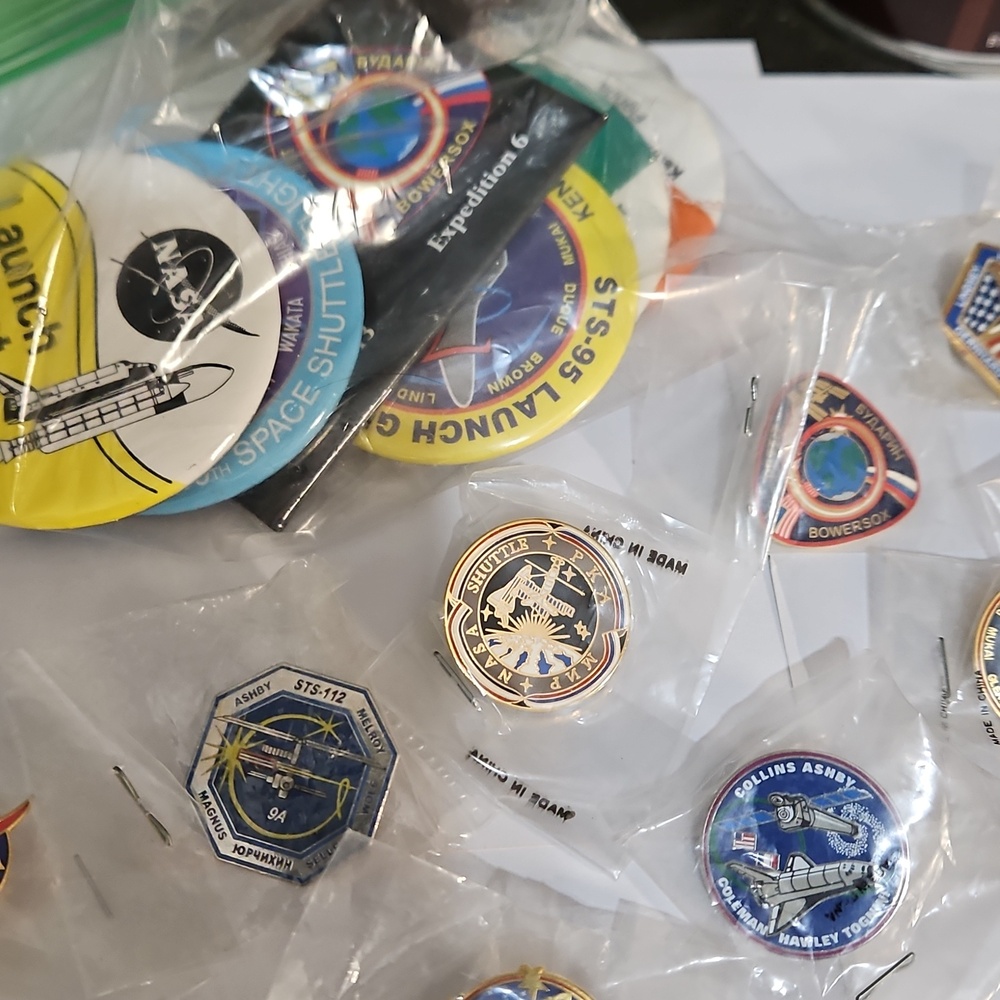 Nasa Pins Collection - Picture 4 of 7